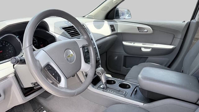 Used 2011 Chevrolet Traverse LS FWD image 14
