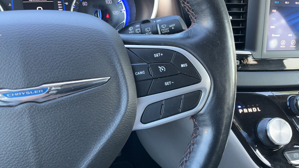 Used 2019 Chrysler Pacifica Touring Plus w/ Cold Weather Group FWD image 33