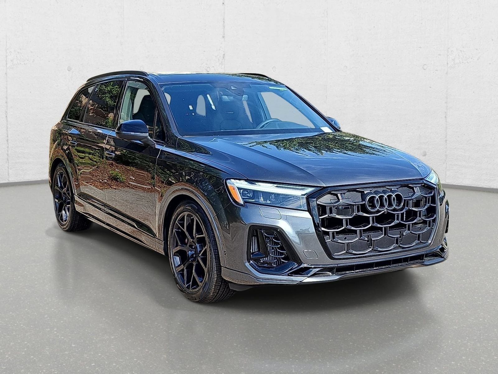 New 2026 Audi SQ7 Premium Plus AWD/4WD image 3