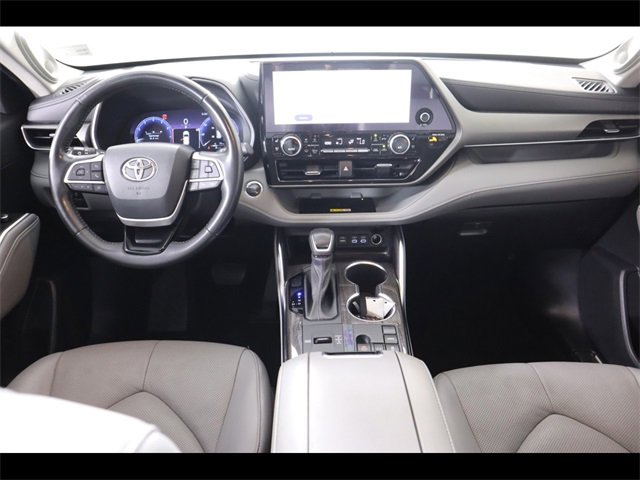 Used 2023 Toyota Highlander Limited image 20