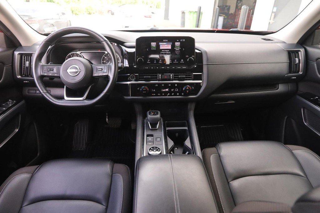 Used 2023 Nissan Pathfinder SL AWD/4WD image 24