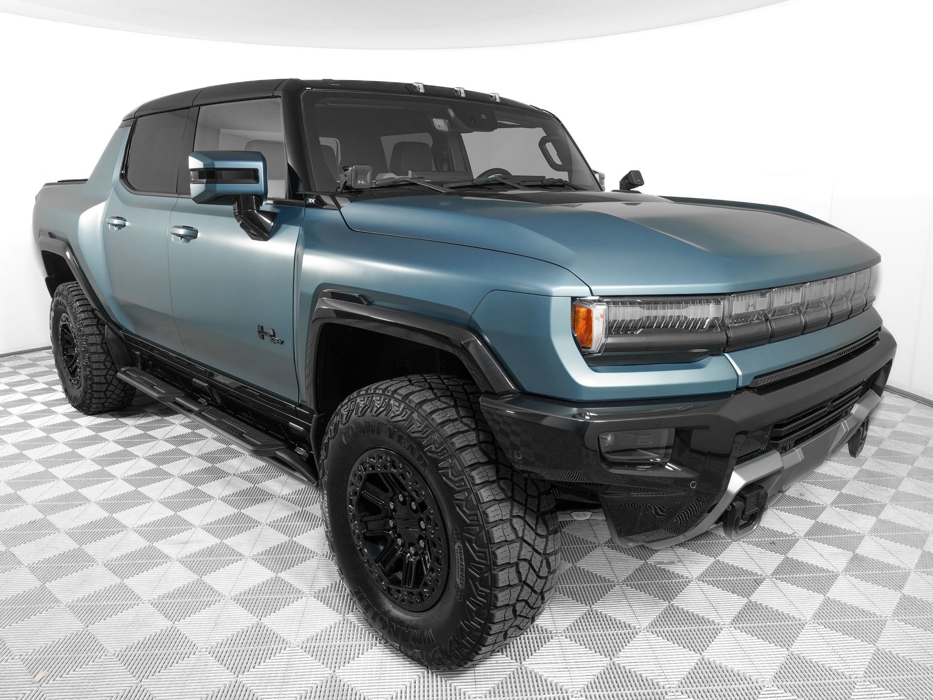 Used 2024 GMC Hummer EV 3X w/ Omega Edition image 3