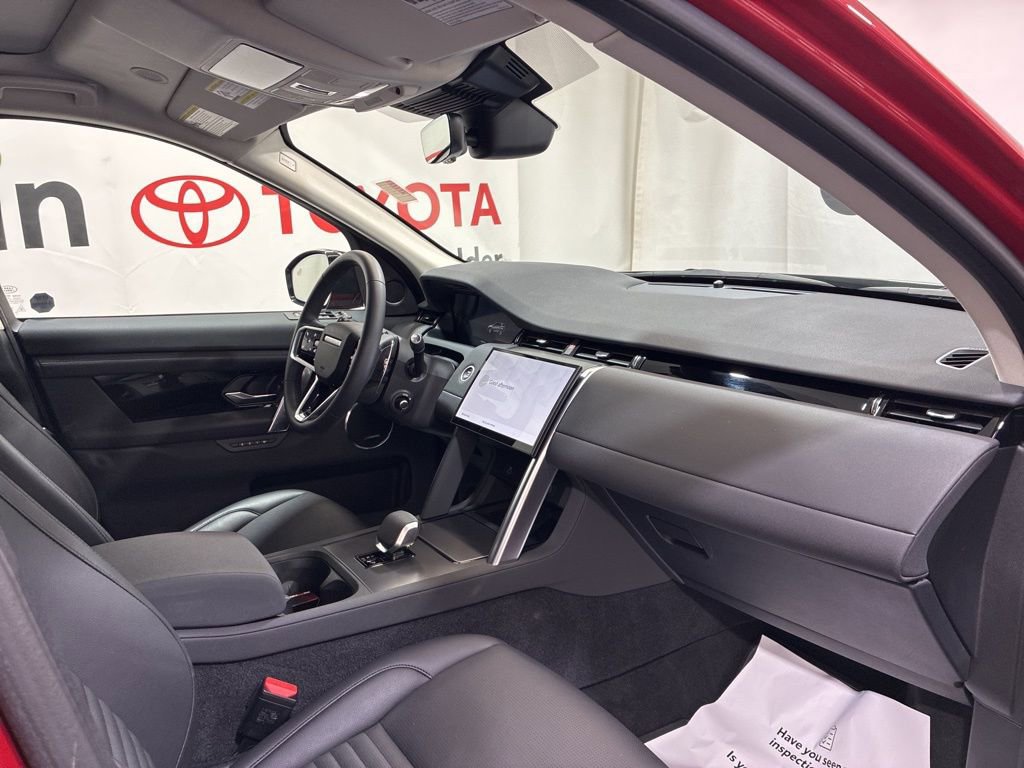 Used 2025 Land Rover Discovery Sport S image 13