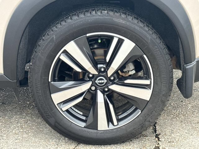 Used 2022 Nissan Rogue Platinum w/ Head-Up Display Package FWD image 5