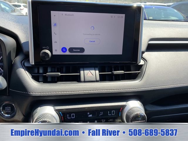 Used 2025 Toyota RAV4 XLE AWD/4WD image 12