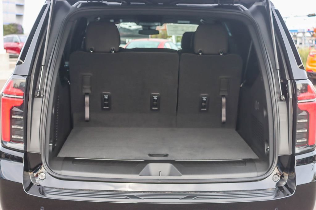 New 2026 Chevrolet Suburban LS image 25