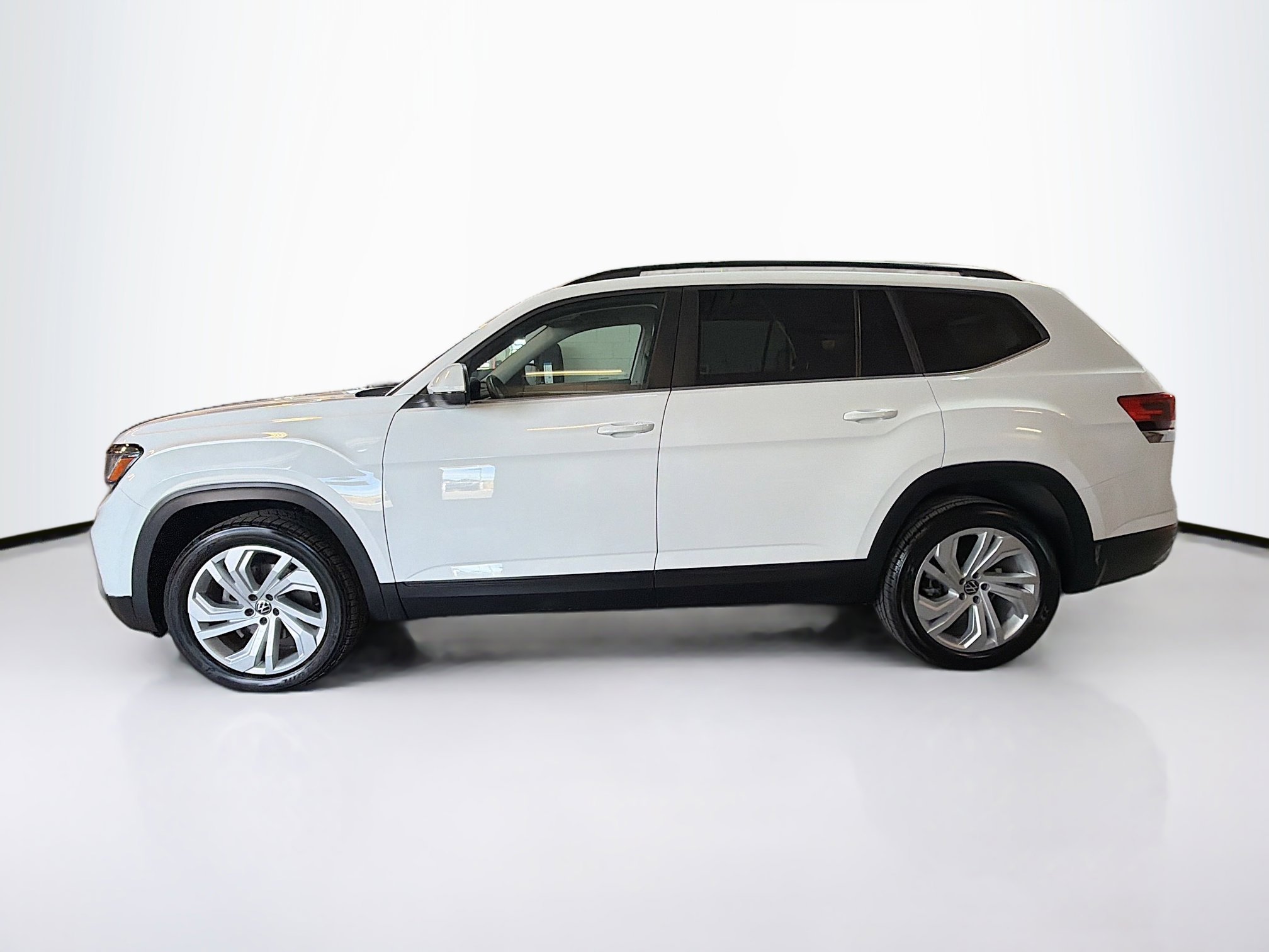 Used 2021 Volkswagen Atlas SE image 4
