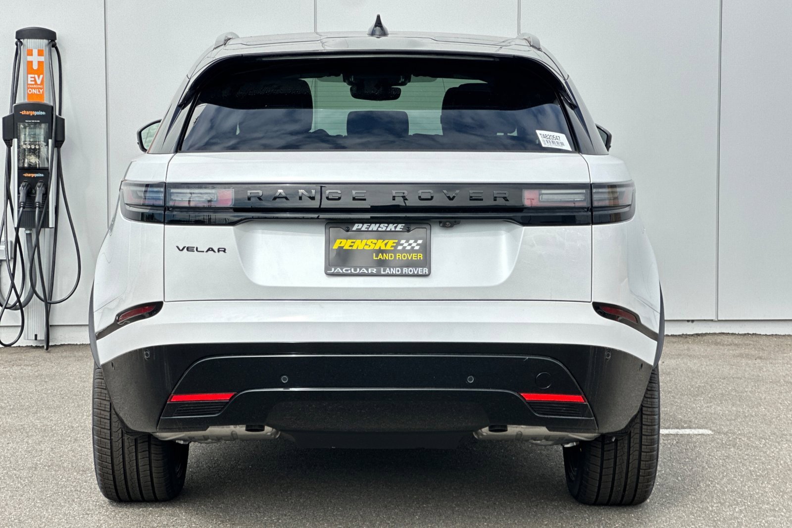 New 2026 Land Rover Range Rover Velar Dynamic SE image 4