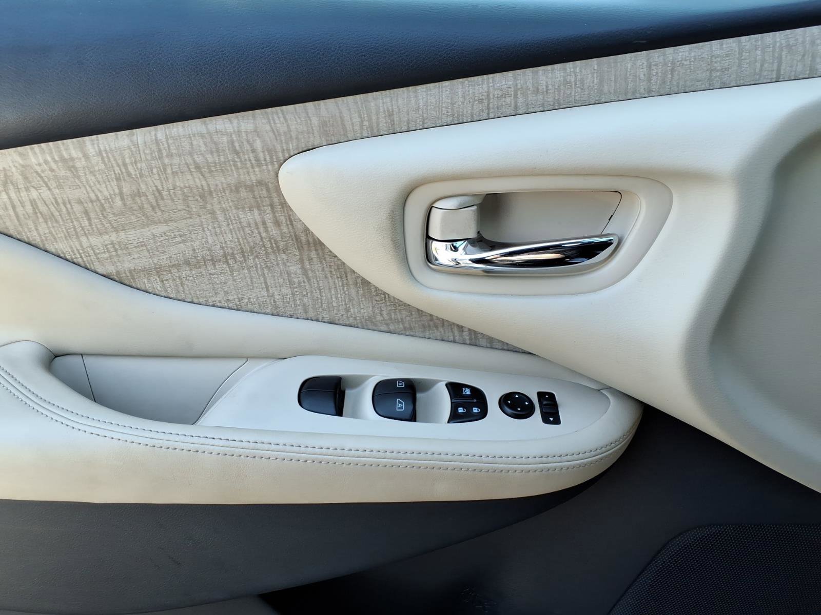 Used 2020 Nissan Murano SV image 28