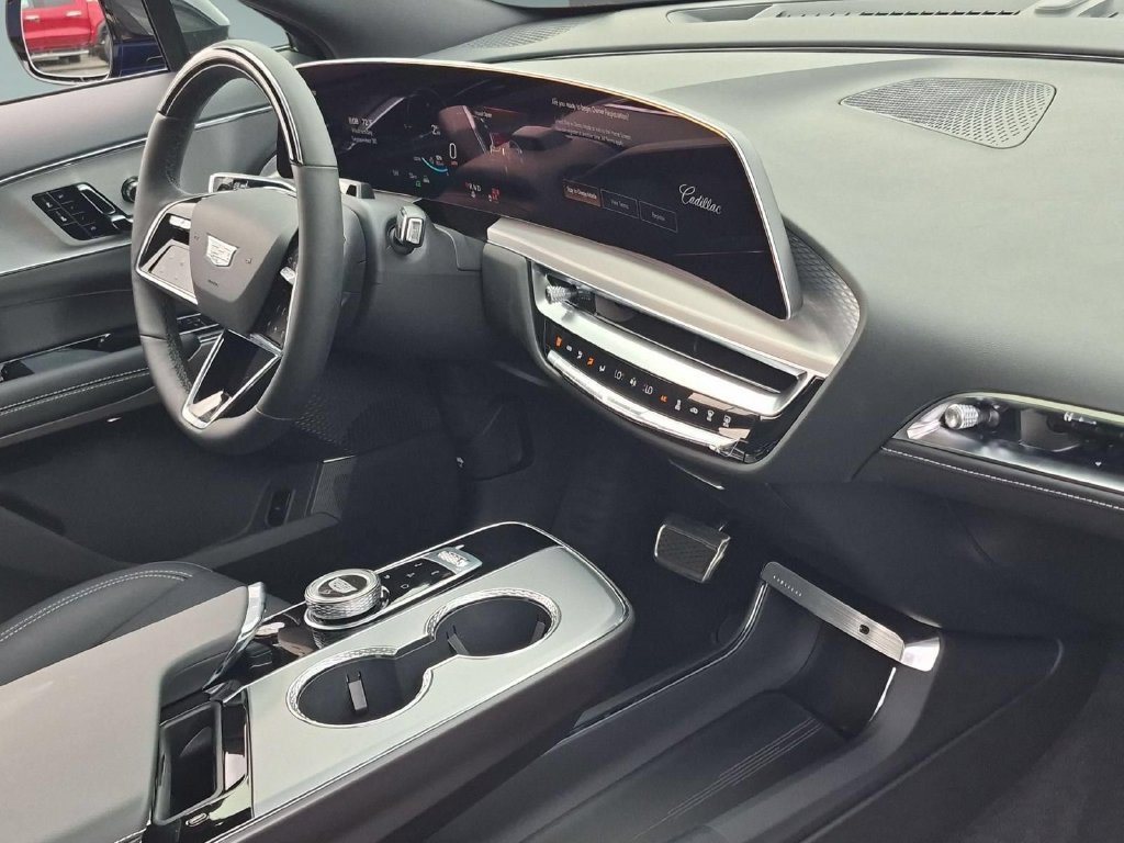 New 2027 Cadillac Lyriq Sport RWD image 28