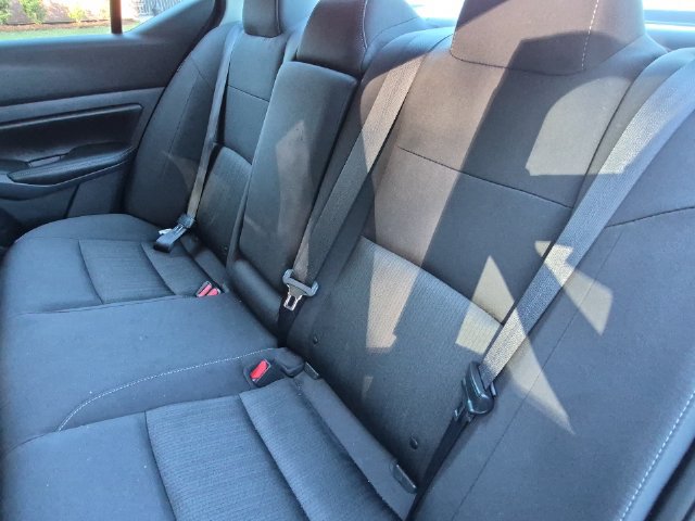 Used 2025 Nissan Altima 2.5 SV FWD image 12