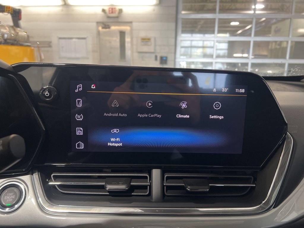 New 2026 Chevrolet Trax LT w/ Sunroof Package image 18