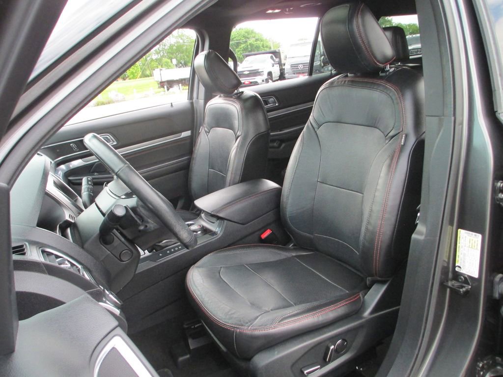 Used 2018 Ford Explorer Sport w/ Equipment Group 401A AWD/4WD image 22