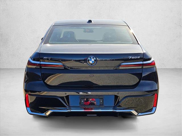 New 2026 BMW 750e xDrive w/ Premium Package image 8
