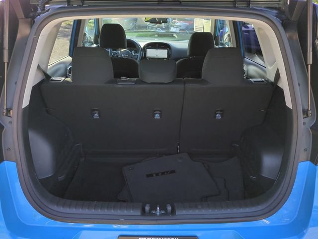 Used 2023 Kia Soul S FWD image 12