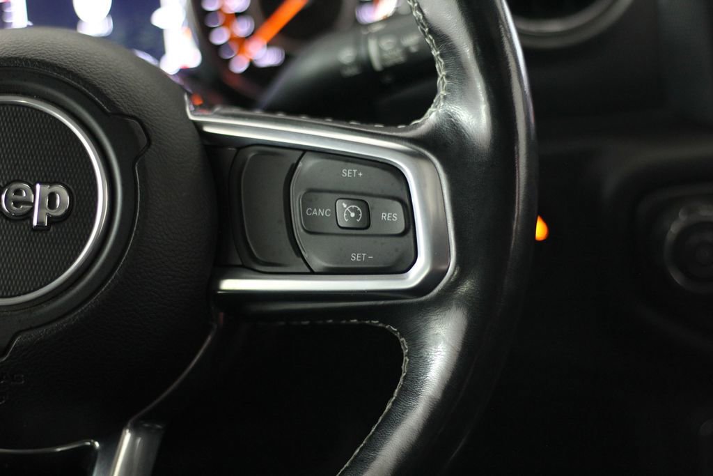 Used 2021 Jeep Gladiator Overland AWD/4WD image 13
