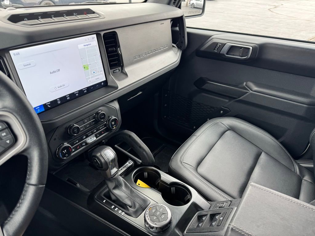 Used 2025 Ford Bronco Badlands image 13