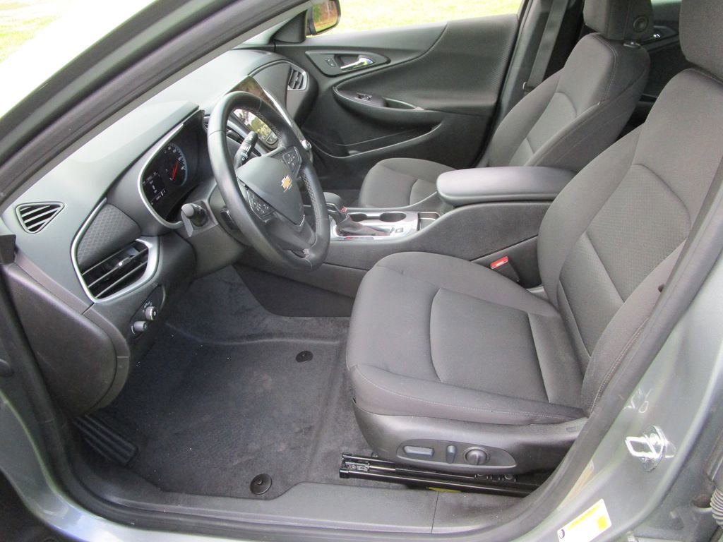 Used 2024 Chevrolet Malibu RS image 15