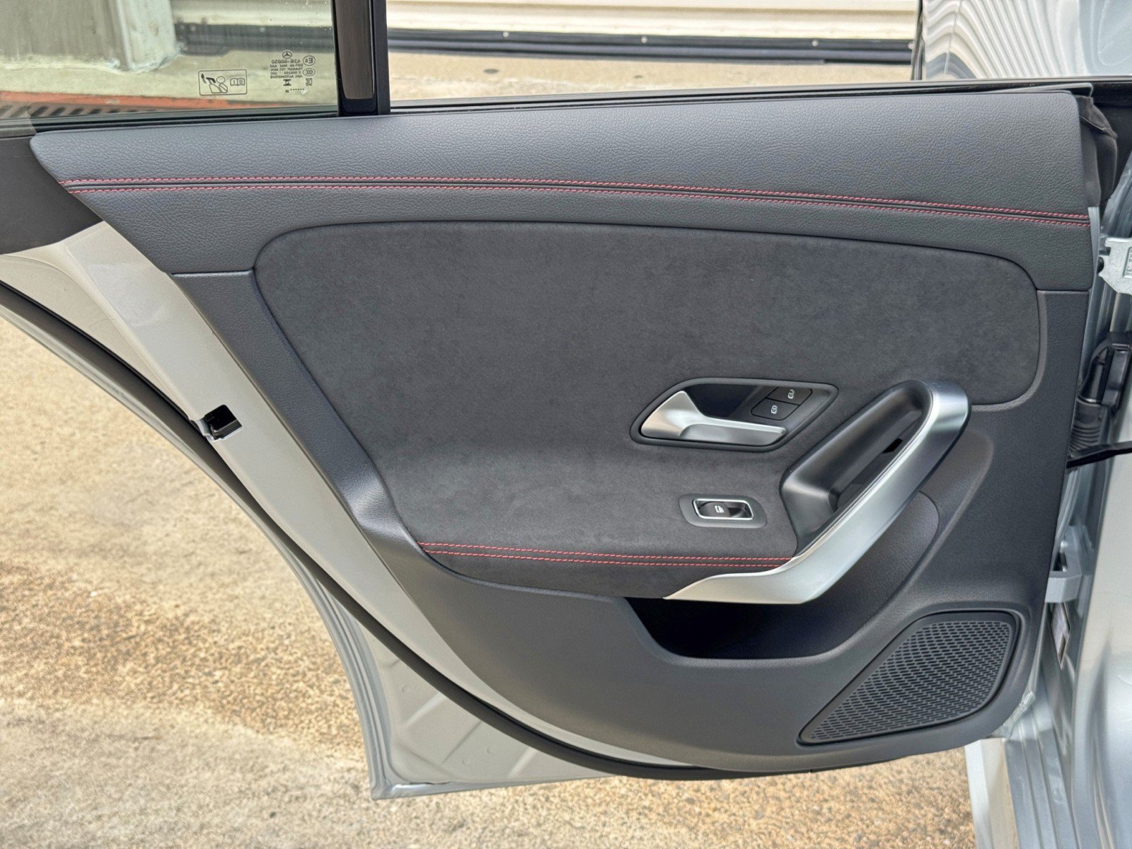 Used 2025 Mercedes-Benz CLA 250 image 47
