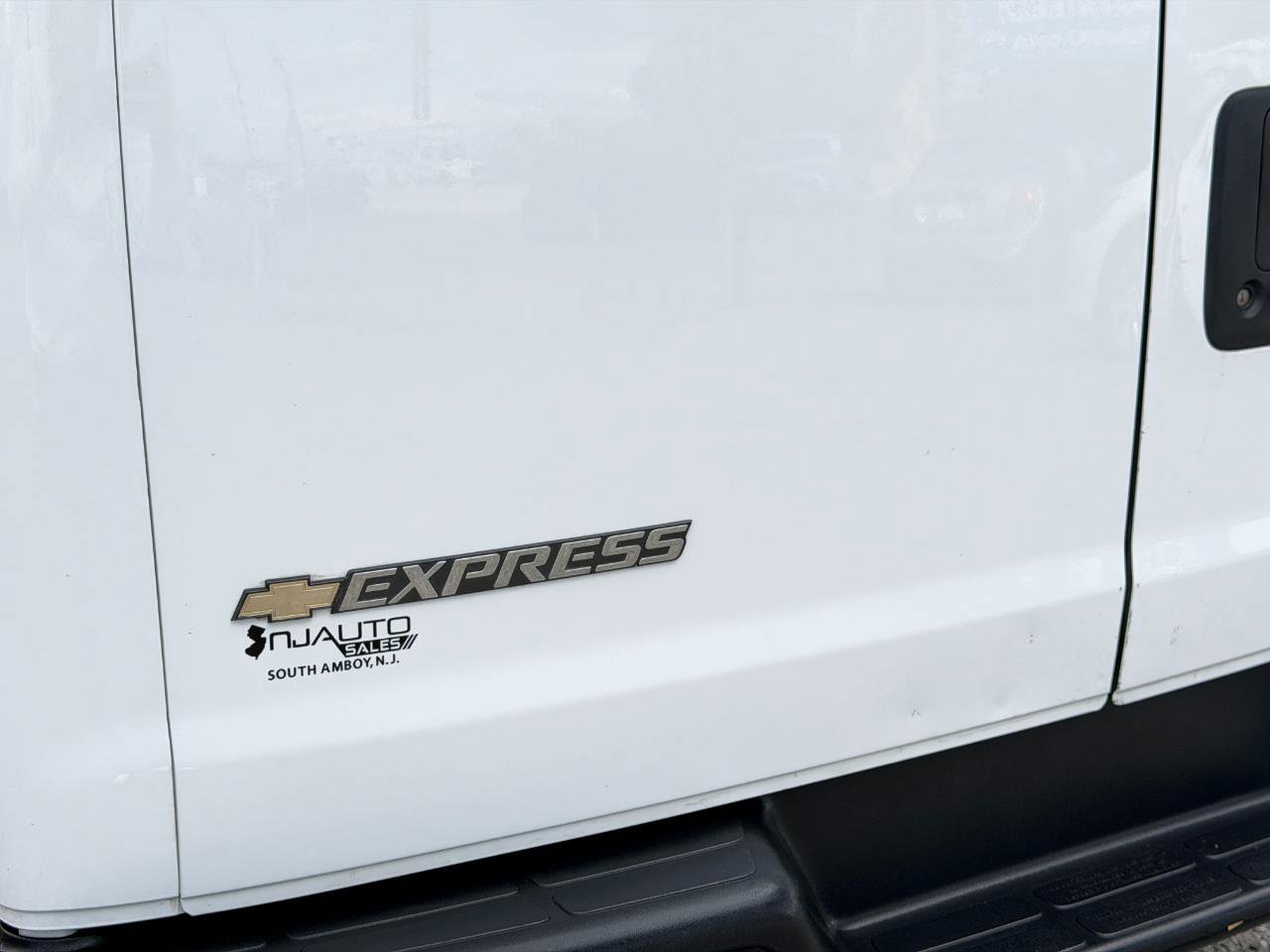Used 2025 Chevrolet Express 2500 Extended w/ Driver Convenience Package RWD image 58