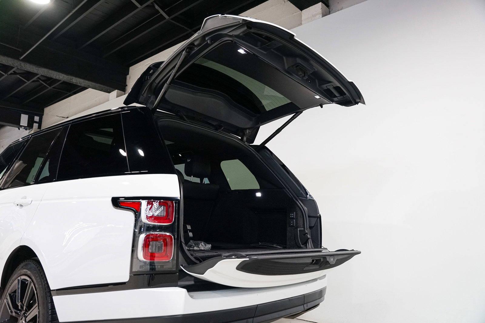 Used 2021 Land Rover Range Rover Westminster Edition image 59