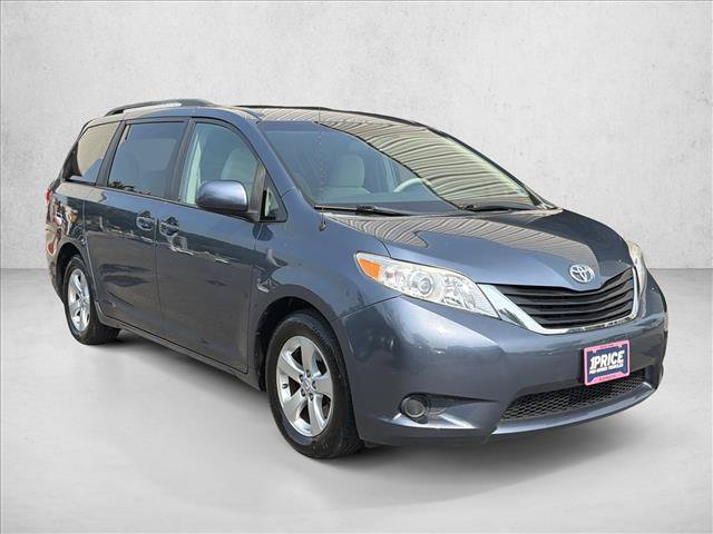 Used 2013 Toyota Sienna LE w/ Towing Pkg FWD video 3