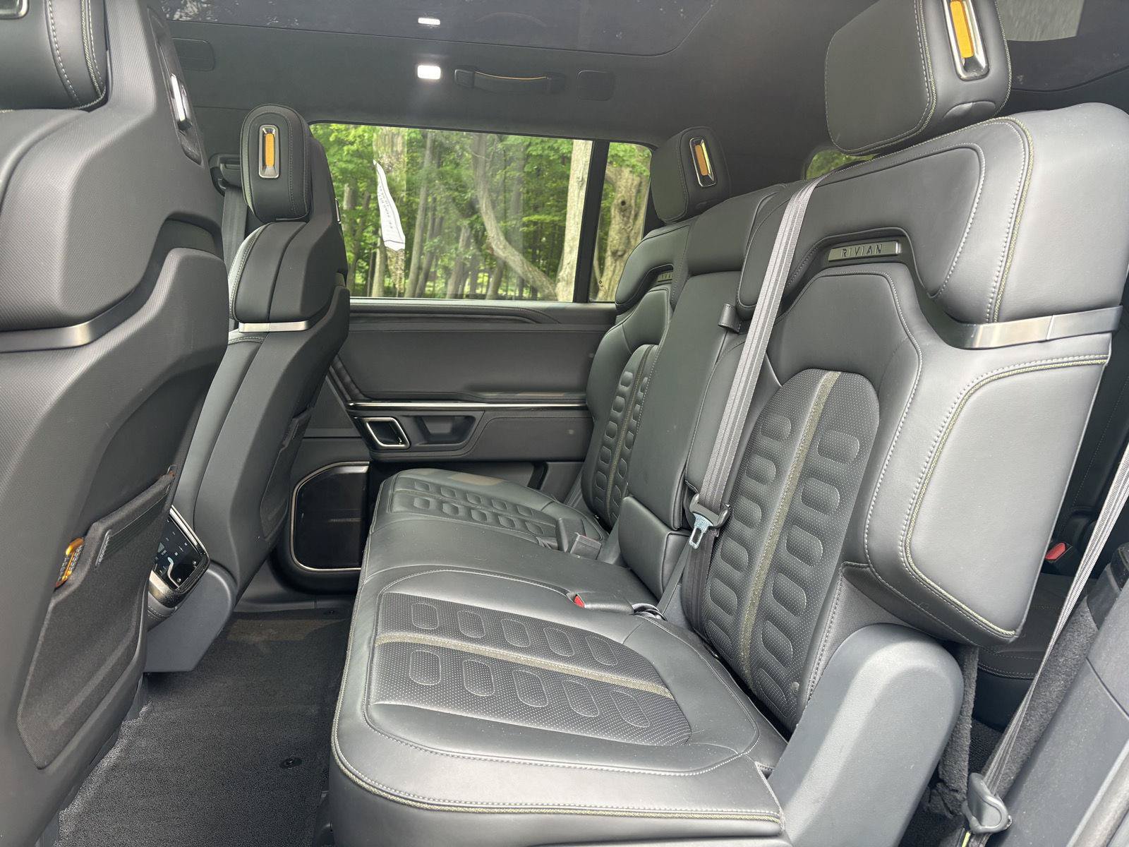 Used 2022 Rivian R1S Launch Edition AWD/4WD image 24