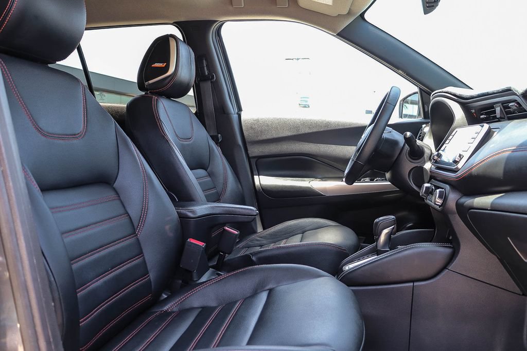 Used 2020 Nissan Kicks SR w/ SR Premium Package FWD image 21