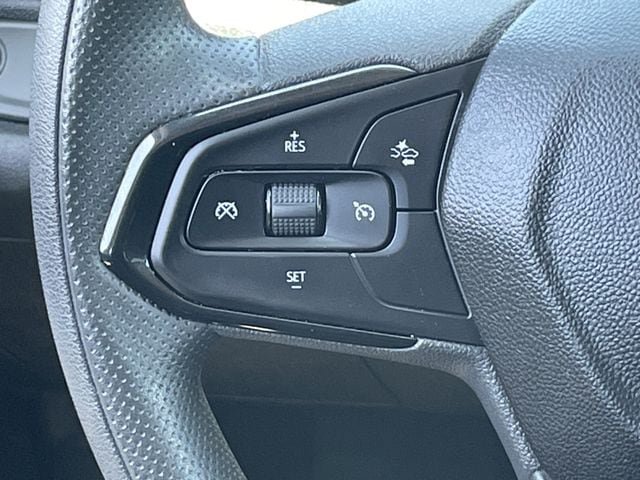 Used 2025 Chevrolet Trax LT FWD image 13