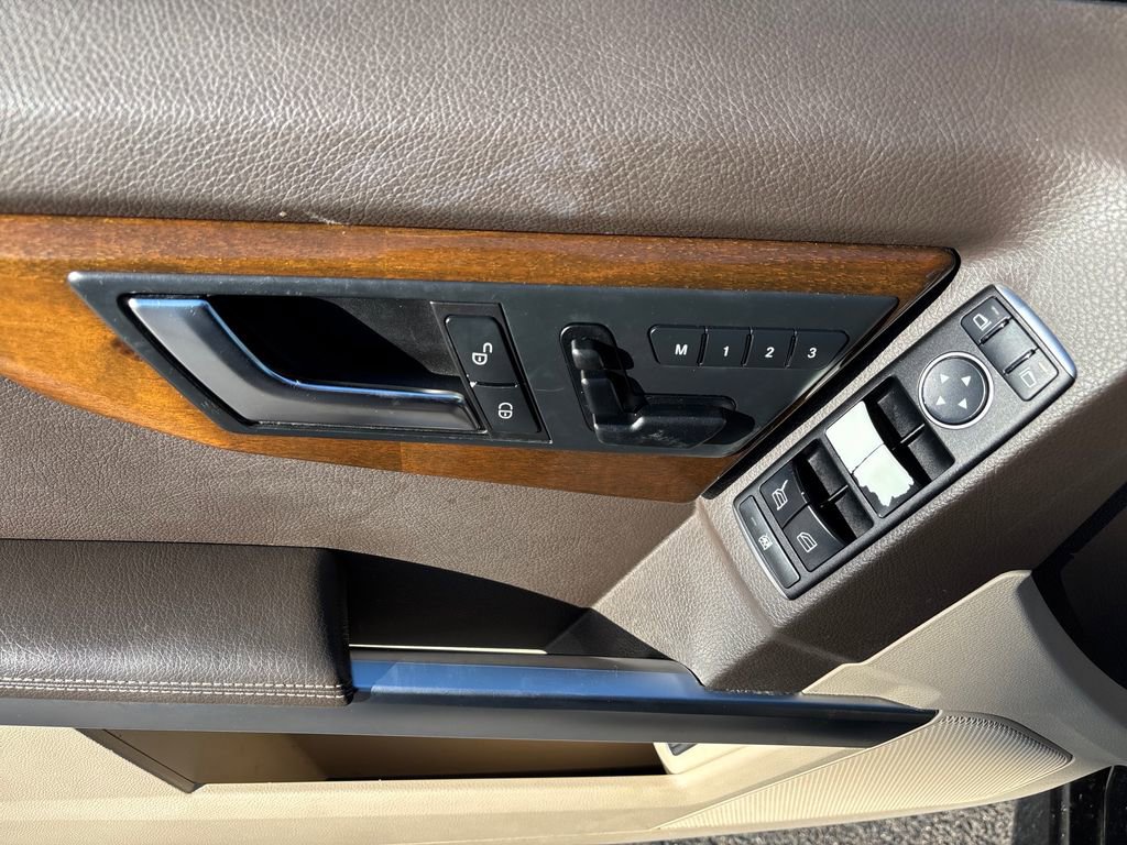 Used 2015 Mercedes-Benz GLK 350 2WD image 16