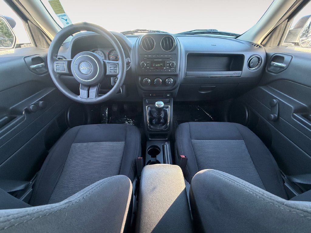 Used 2016 Jeep Patriot Sport FWD image 12