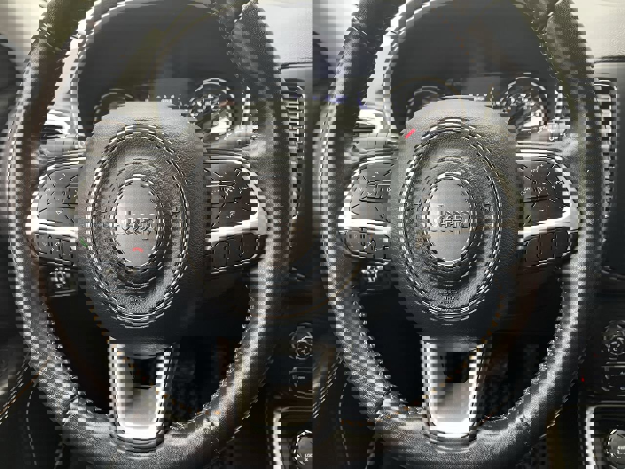 Used 2019 Jeep Compass Latitude w/ Cold Weather Group image 13