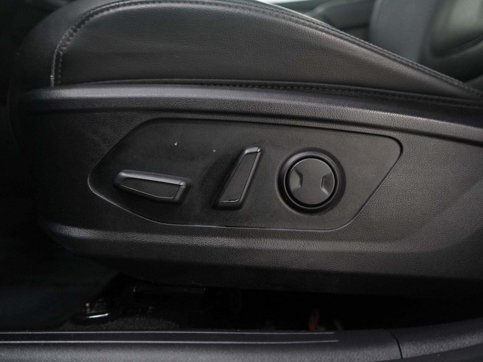 Used 2022 Hyundai Santa Cruz Limited image 24