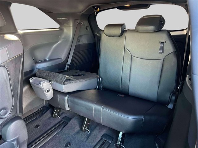 Certified 2024 Toyota Sienna XLE Woodland Edition image 20