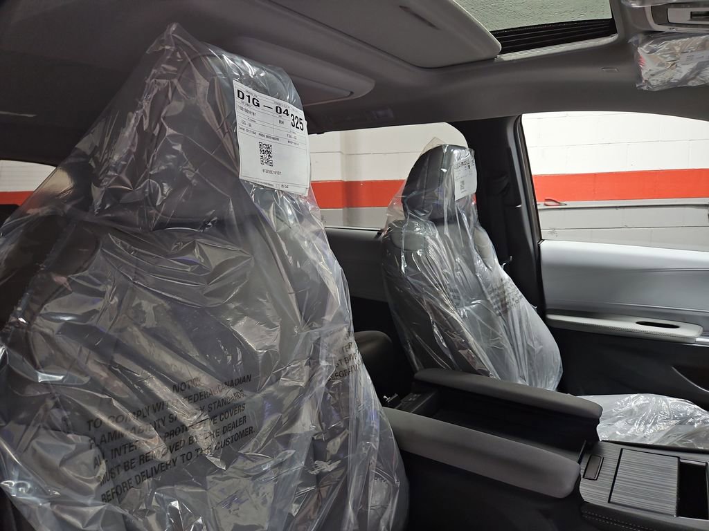 New 2026 Toyota Sienna XLE image 26