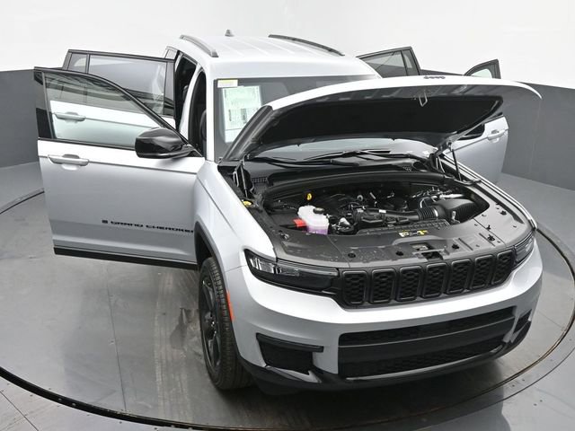 New 2025 Jeep Grand Cherokee L Limited w/ Black Appearance Package image 64