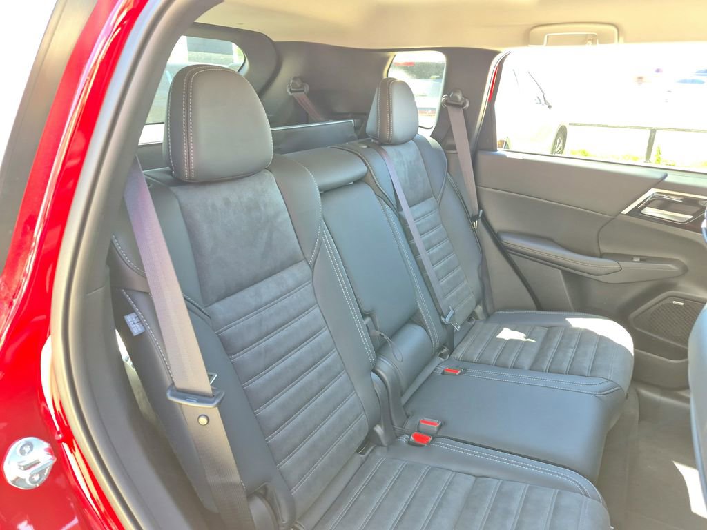 New 2026 Mitsubishi Outlander SE image 25