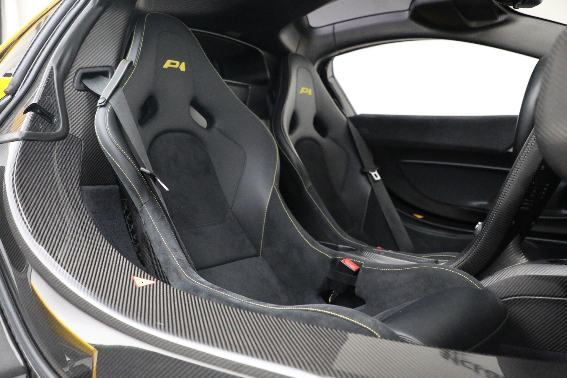 Used 2015 McLaren P1 RWD image 25