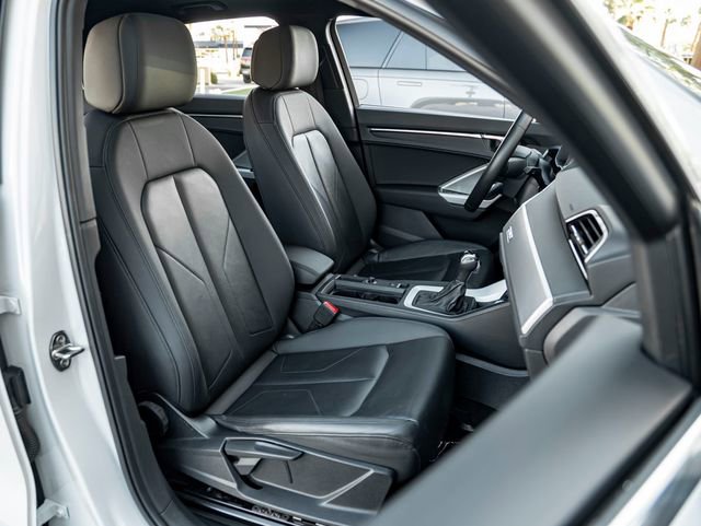 Used 2020 Audi Q3 2.0T Premium w/ Convenience Package image 29