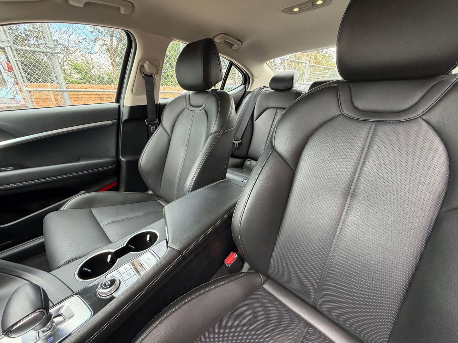 Used 2025 Genesis G70 2.5T AWD/4WD image 36