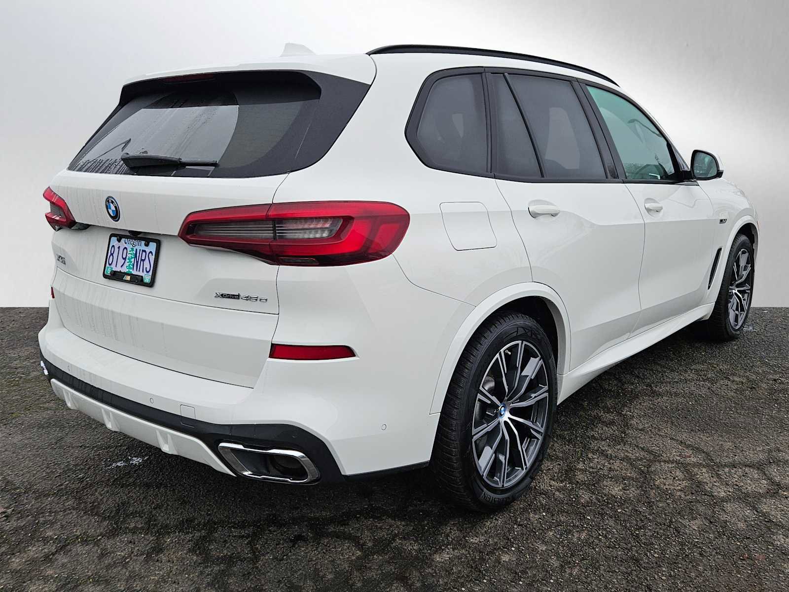 Used 2022 BMW X5 xDrive45e w/ M Sport Package image 3