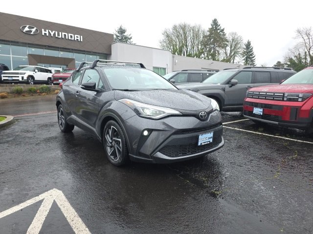 Used 2022 Toyota C-HR Limited image 2