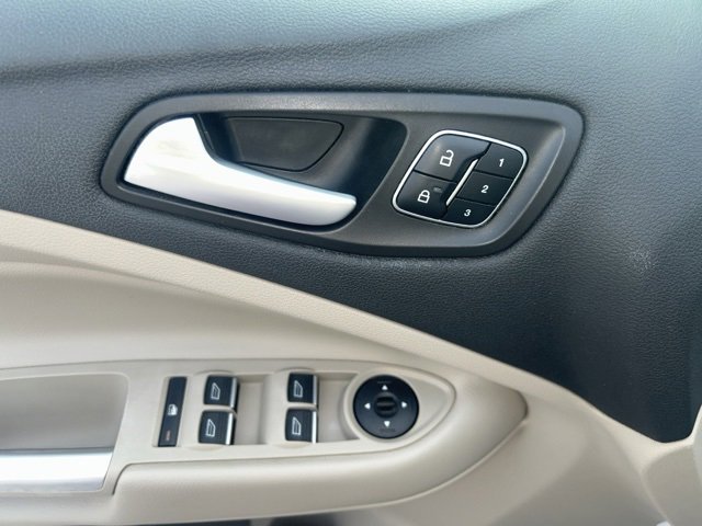 Used 2017 Ford Escape Titanium image 14