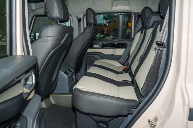 Used 2025 INEOS Grenadier Station Wagon AWD/4WD image 15
