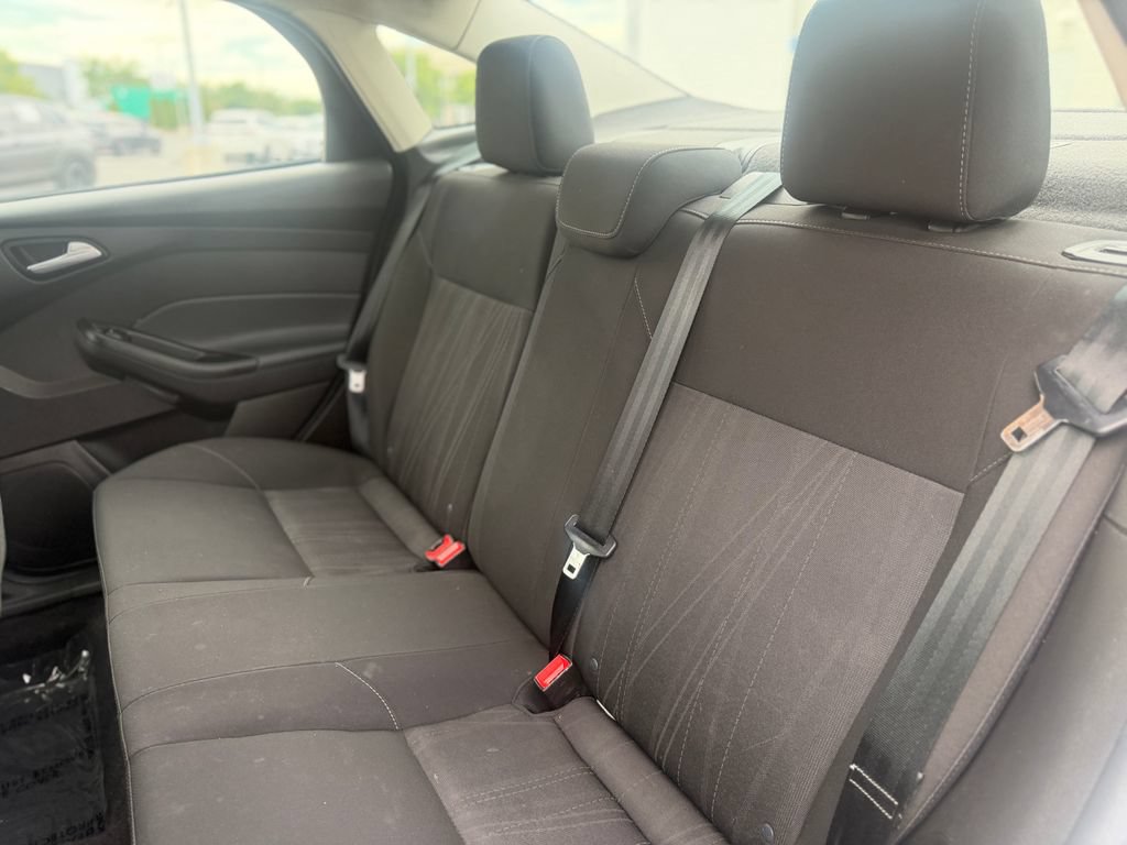 Used 2018 Ford Focus SE FWD image 15