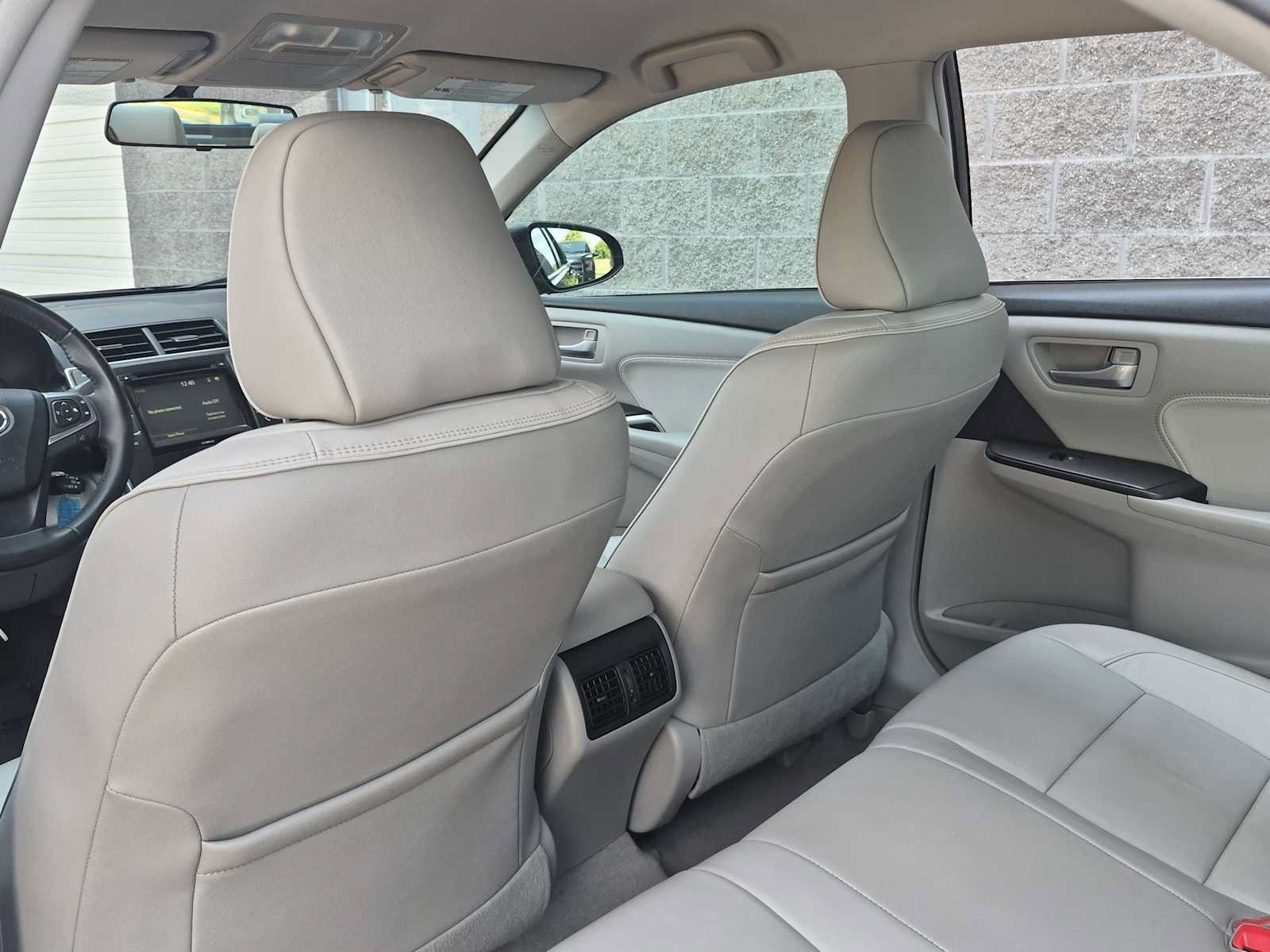 Used 2016 Toyota Camry XLE FWD image 18