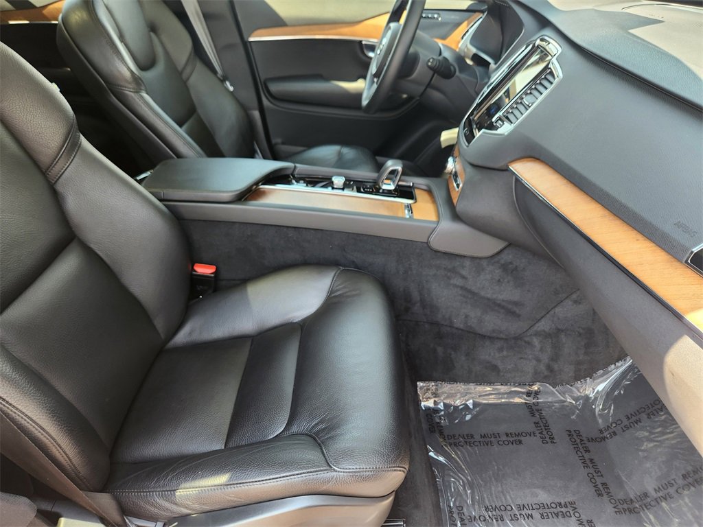 Used 2023 Volvo XC90 T8 Plus w/ Protection Package Premier image 19