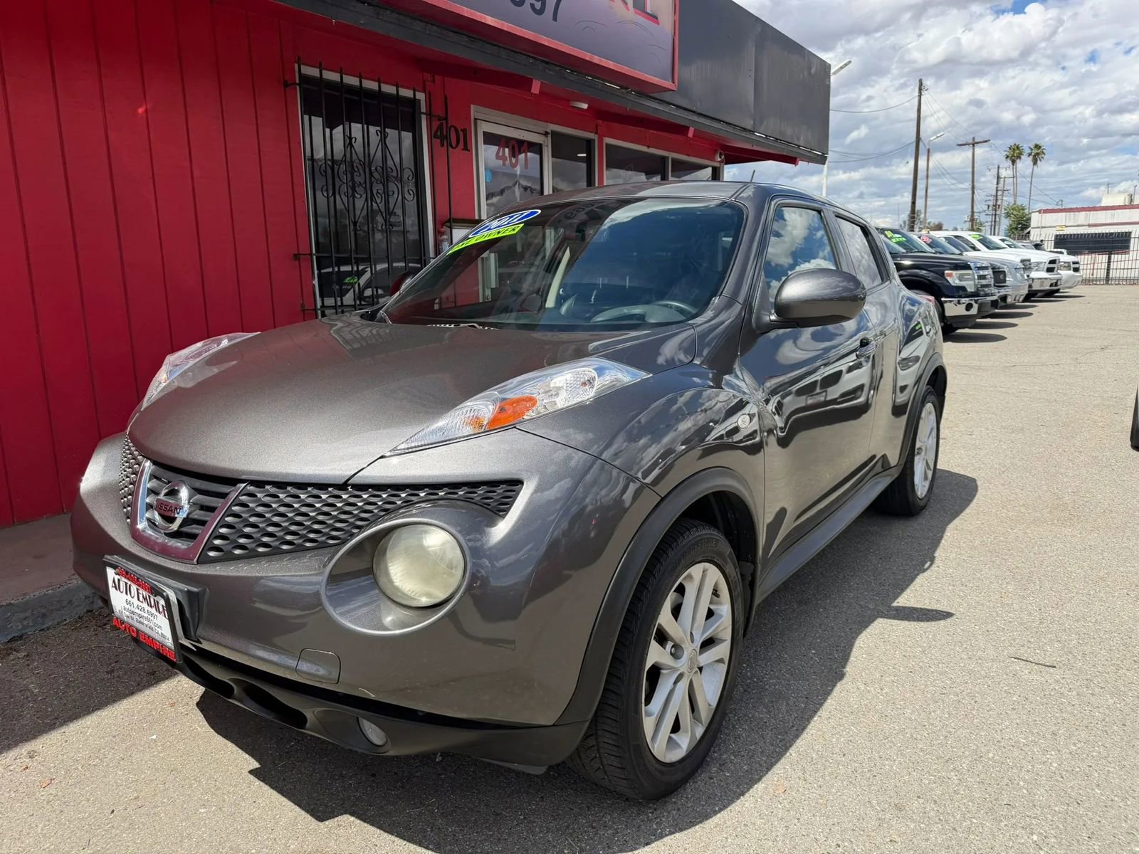 Used 2011 Nissan Juke SL image 2