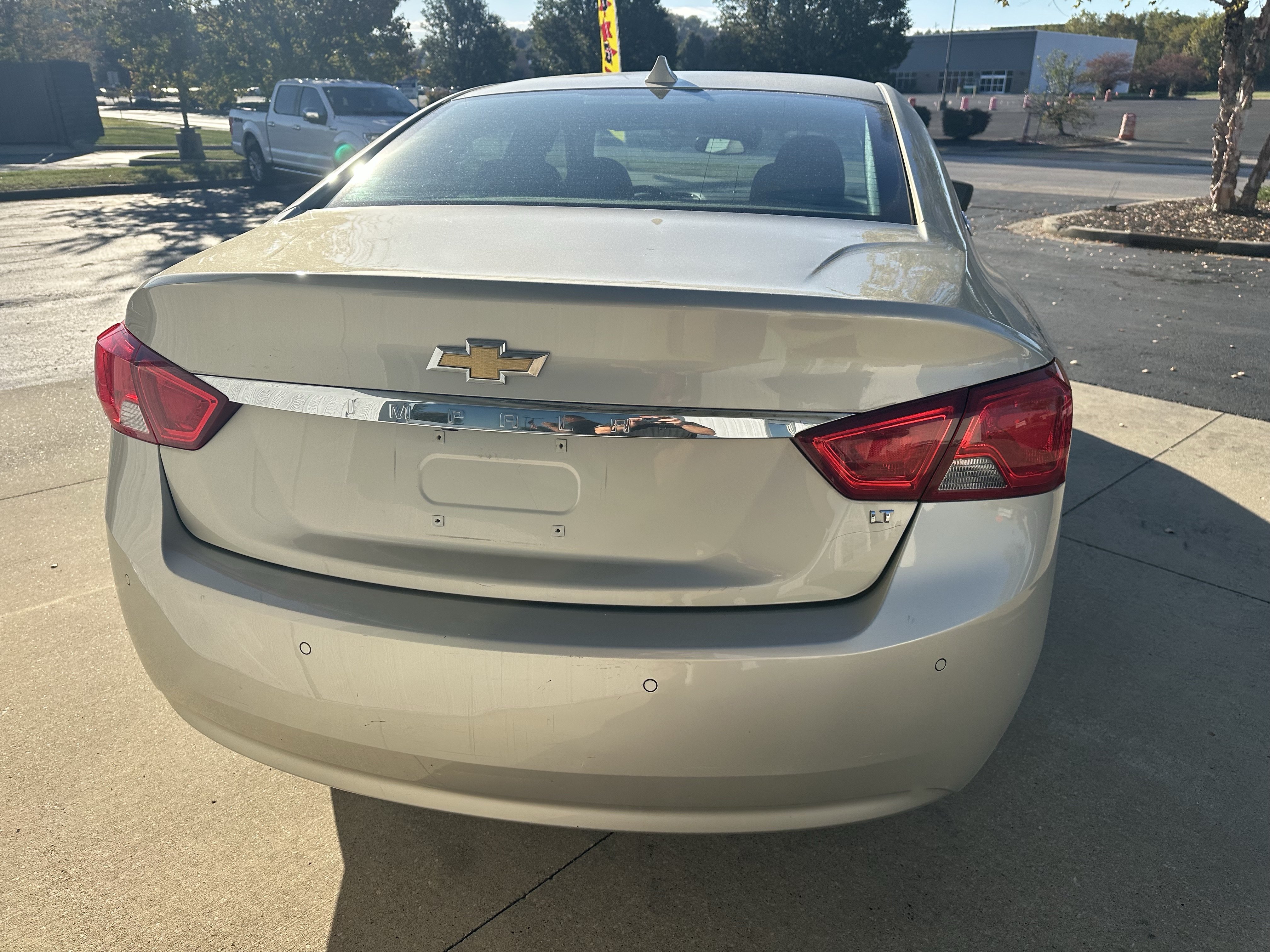 Used 2014 Chevrolet Impala LT w/ Premium Seating Package FWD image 9