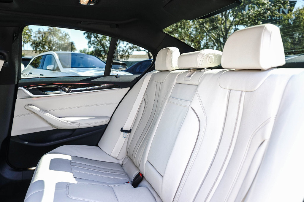 Certified 2023 BMW 540i w/ Convenience Package RWD image 18